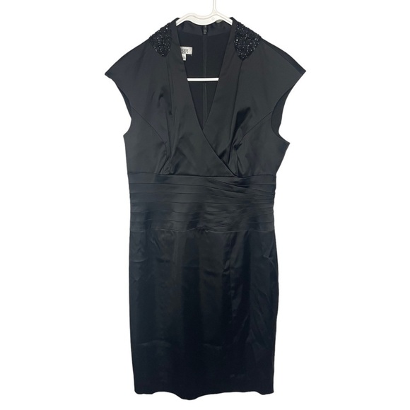 𝅺kay Unger Black Satin Pleated Waist Embellished Shoulder Cocktail Dress, 10 - Picture 1 of 7